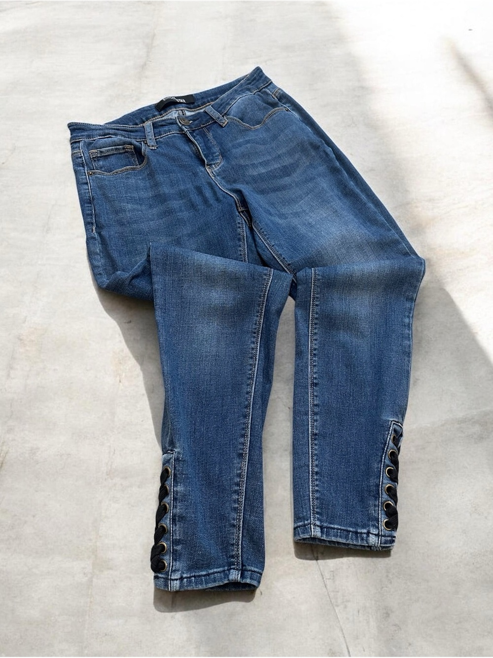 Women’s Blue Lace-Up Hem Skinny Jeans